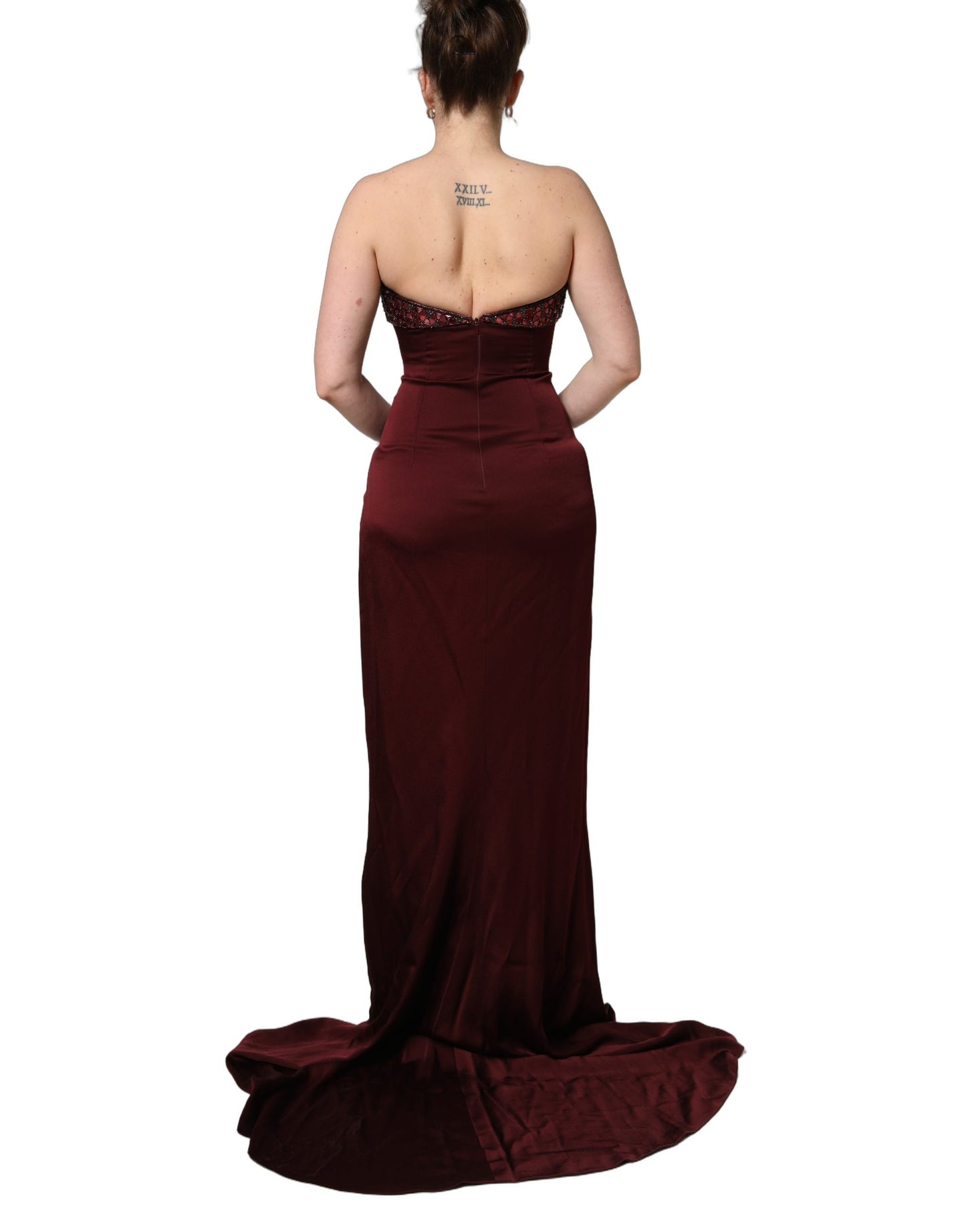Robe de soirée Dolce & Gabbana bordeaux ornée d'un col en V